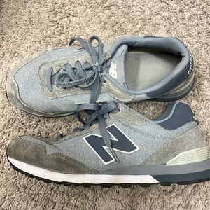 New balance tennis shoes! Size 9.